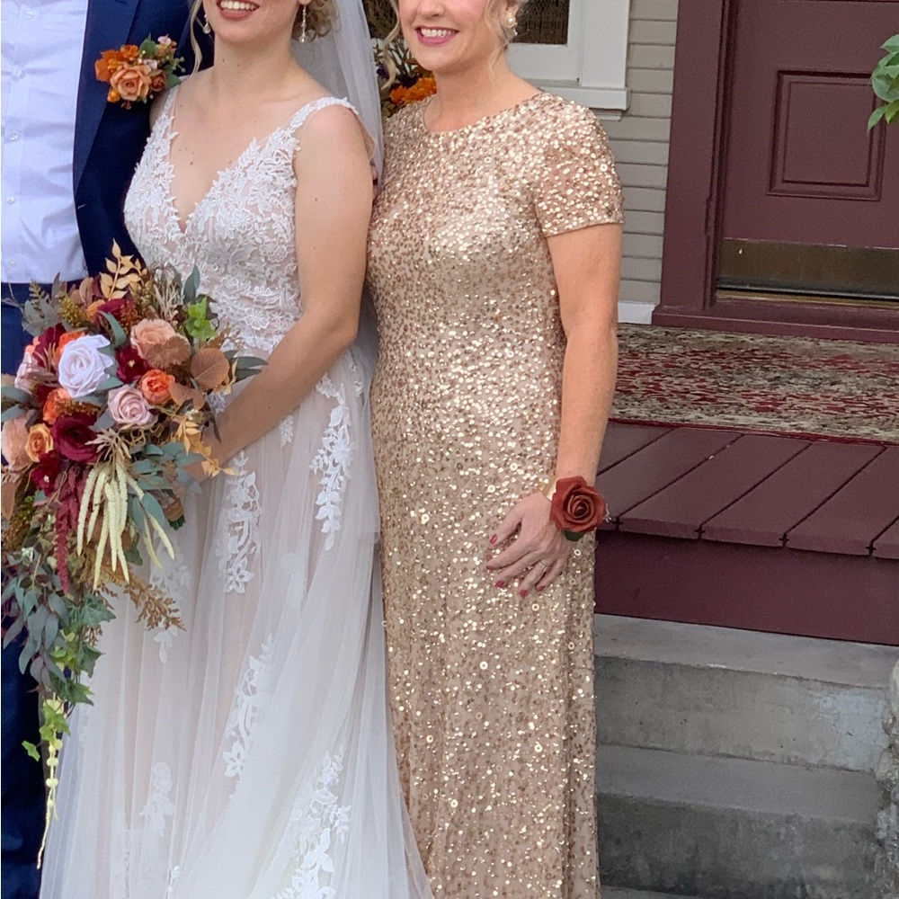 Adrianna Papell size 8 gold sequined dress